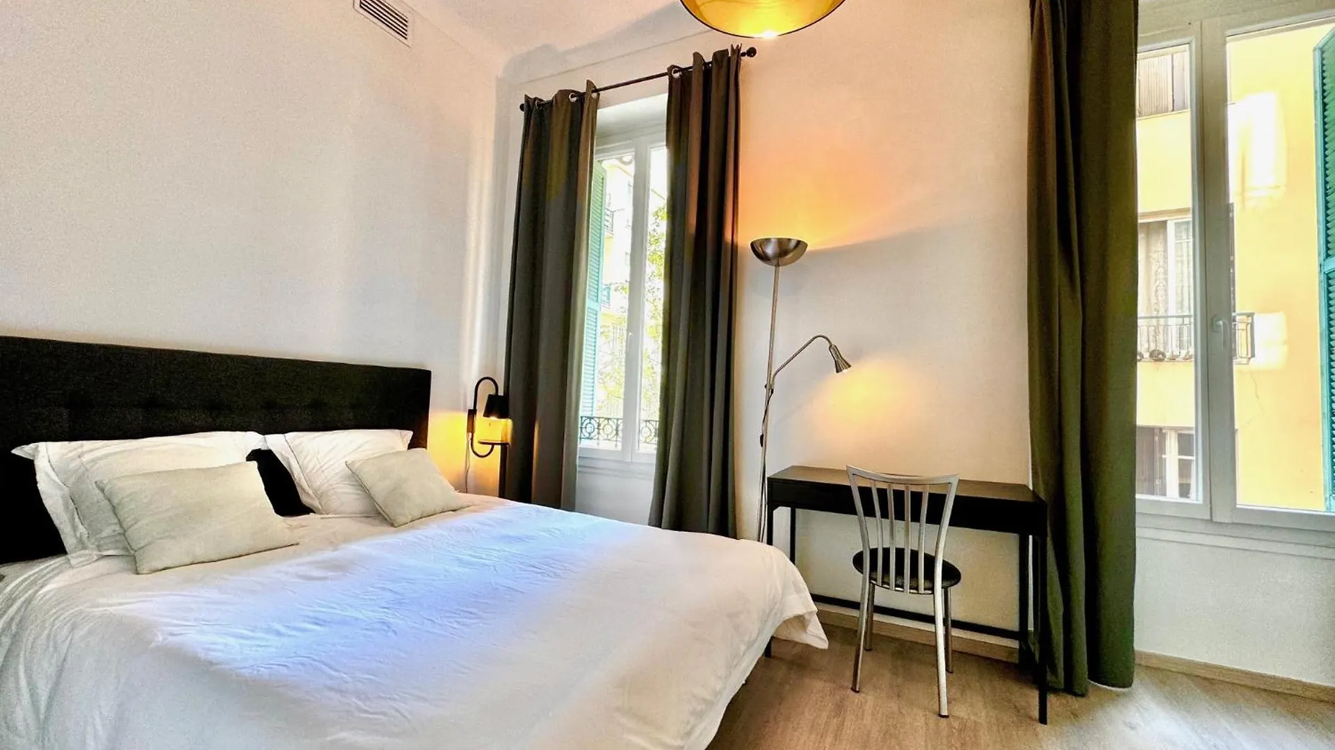 Aparthotel Riviera - Maison Alban - Old Port Nice 0*,  France