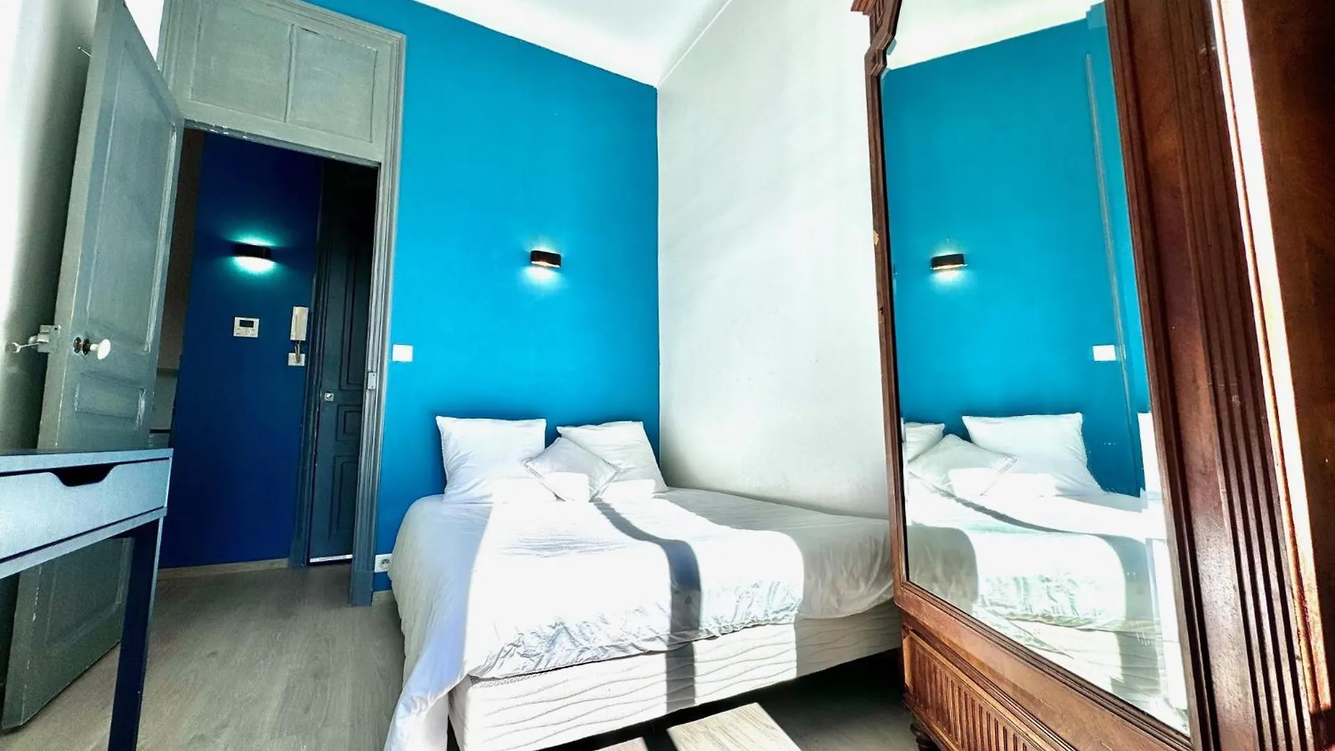 Aparthotel Riviera - Maison Alban - Old Port Nice Apartment
